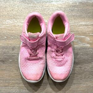 Kids Nike pink sneakers  size US 3